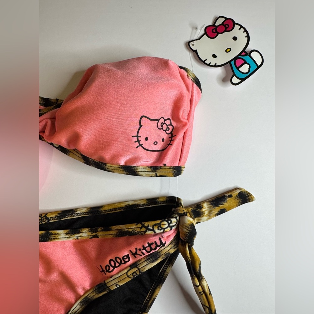 Hello Kitty Coral Bow Bandeau Bikini Top Bottom Swim Set Swimsuit Juniors Size M - Picture 5 of 6